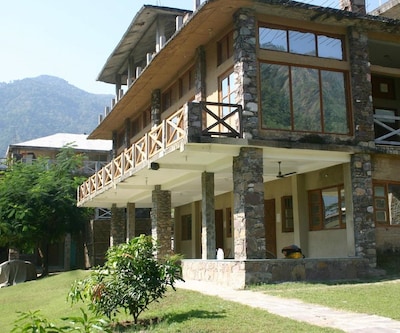 High Banks Himalayan Retreat, Rishikesh